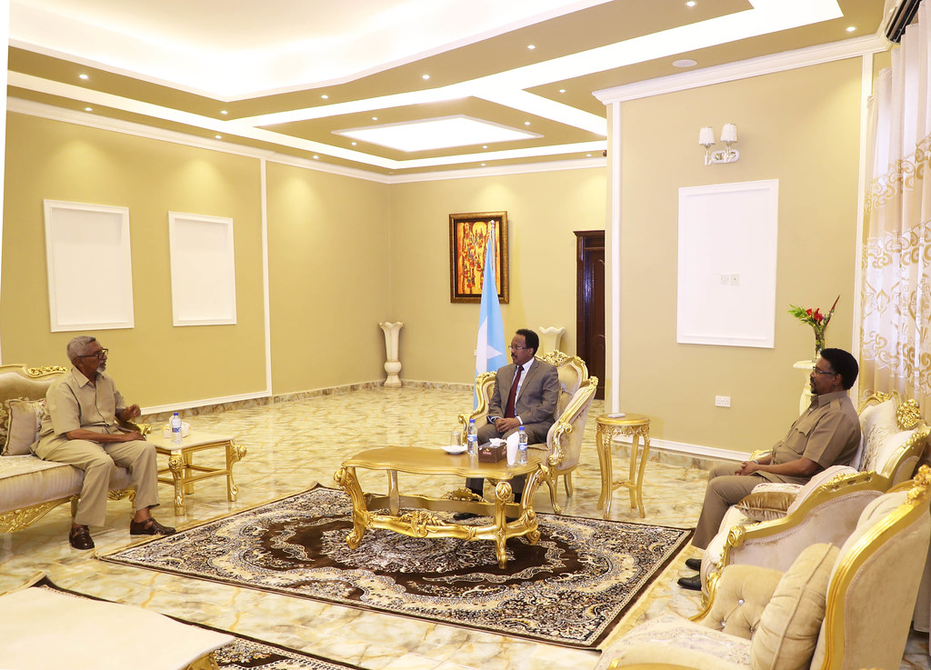 Madaxweyne Farmaajo oo kulan gaar ah la qaatay Guddoomiyeyaasha Labada Gole ee Baarlamaanka JFS